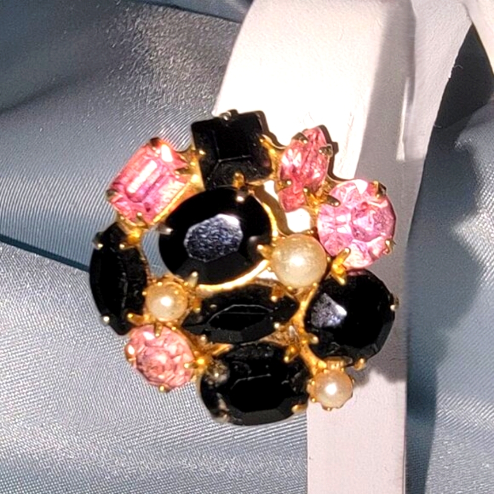 Stunning! Vtg Juliana D&E Clip Earrings Black, Pink Aust Crystal, Creamy Pearls